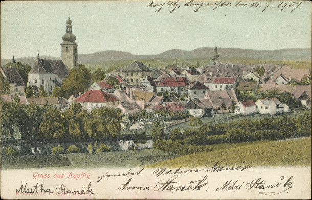 Pohled na sted Kaplice zblzka, barevn litografie, popsan rznmi npisy,
jmny a datem 16.7.1907.
