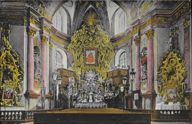 Na barevn litografii je interir chrmu s pozlacenm hlavnm a dvma vedlejmi
olti. Na hlavnm olti je obraz Panny Marie.