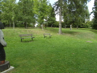 Na tto fotografii parku jsou dobe vidt laviky.